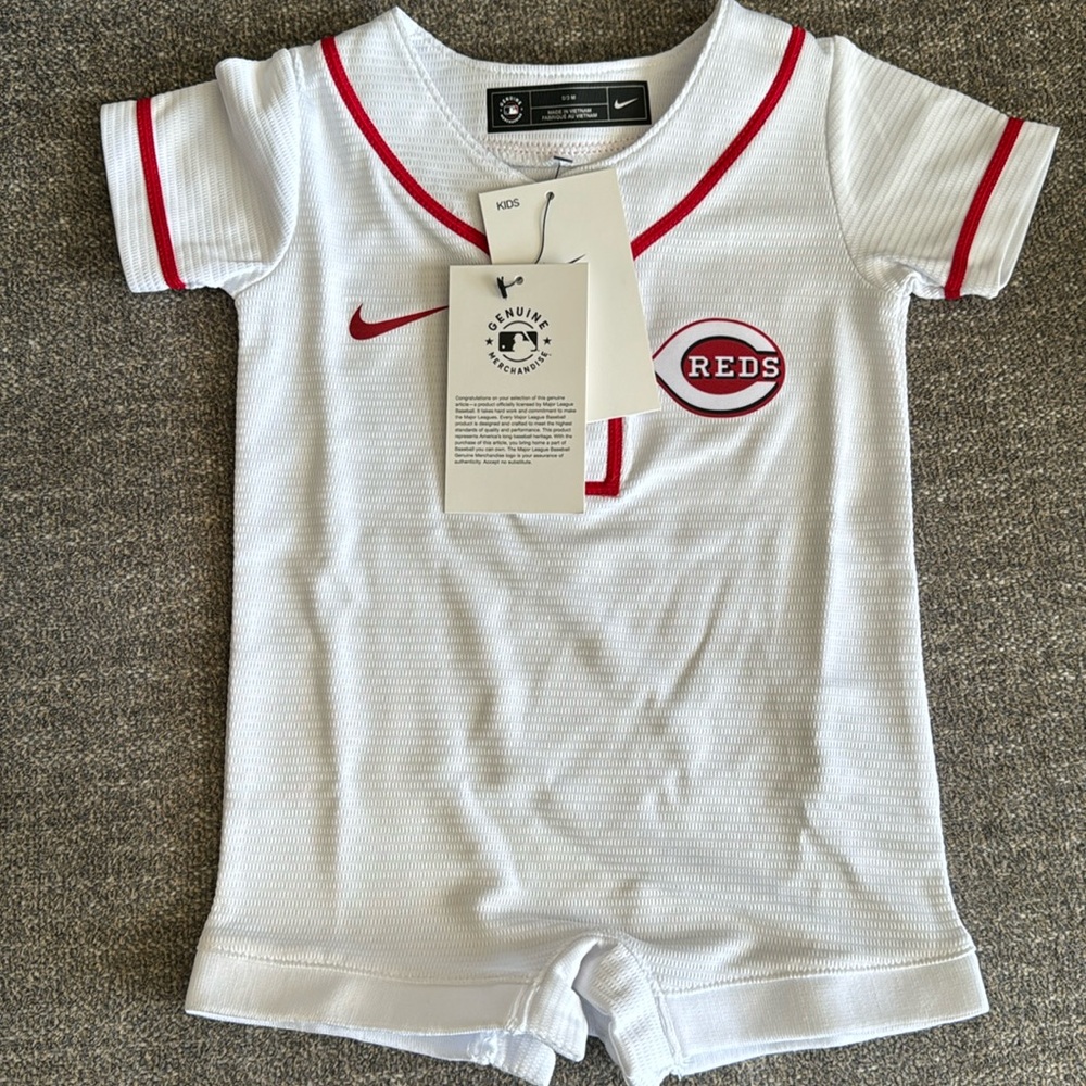 Nike Cincinnati Reds Baby Outfit